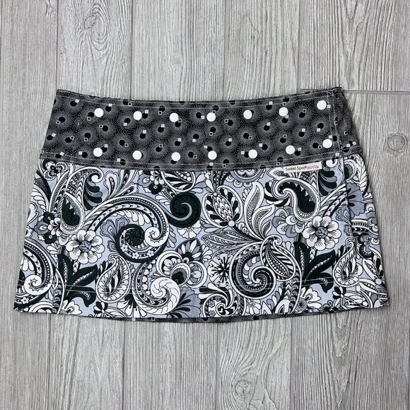 Sweet Spot Skirt Reversible Wrap Mini Adjustable Paisley Floral Black White Gray - Picture 1 of 12